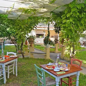 Hotiday Collection - Gianmarti Bed & Breakfast
